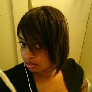 Meet your Posher, Dominique